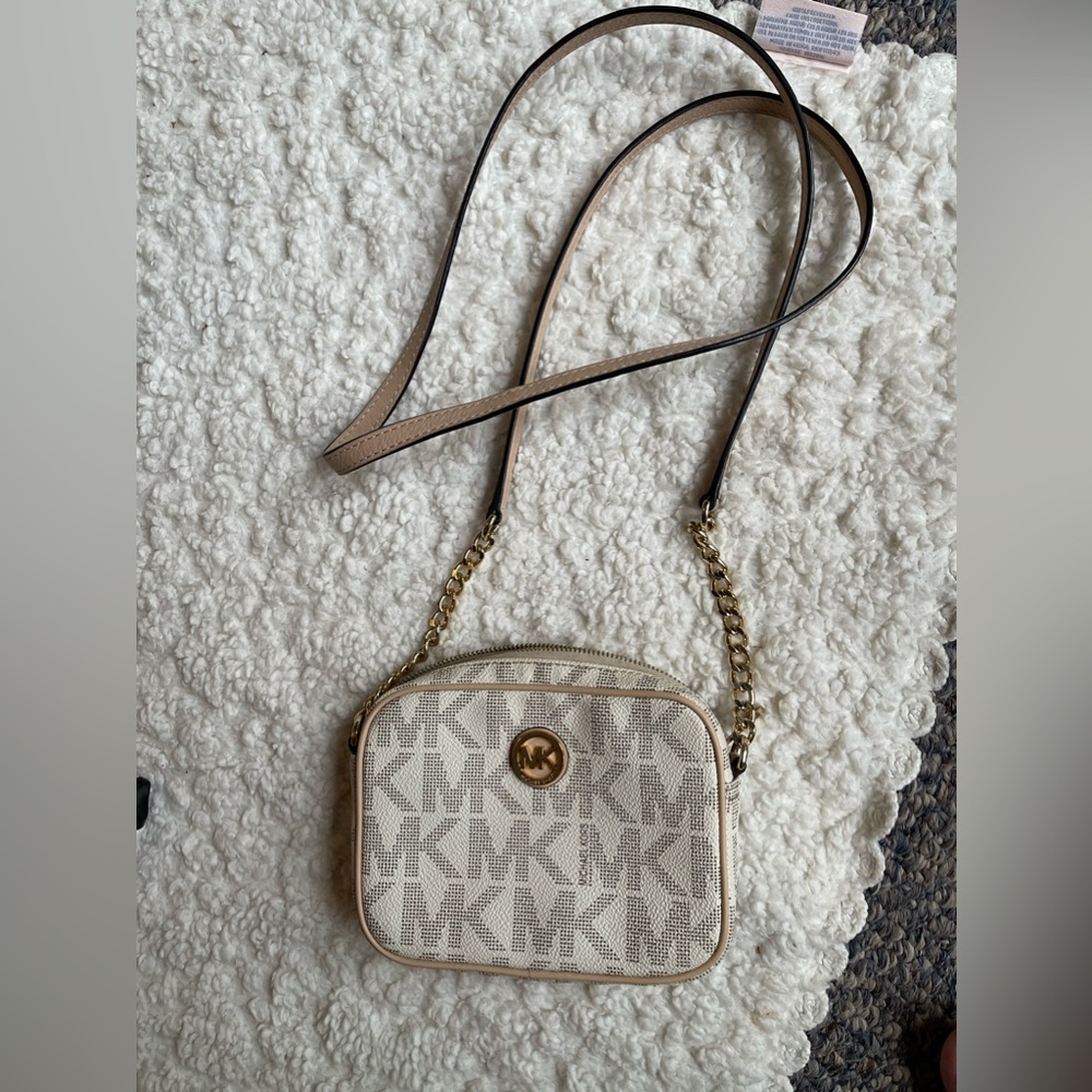 White and gold Michael Kors cross body!